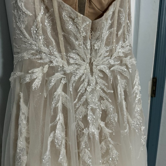 Galani Signature Wedding Gown - Picture 5 of 10